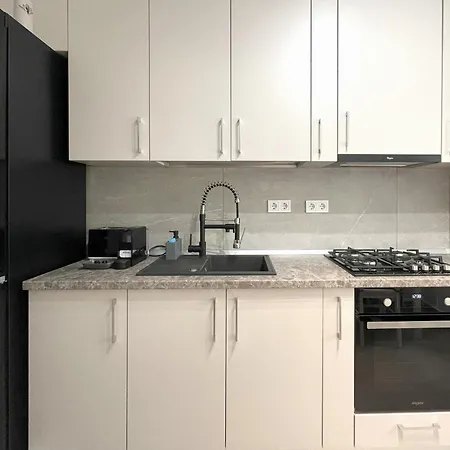 Chic Residence W Parking Apartment *