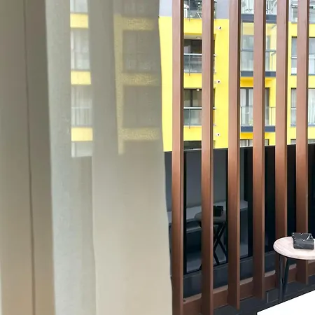 Apartment Chic In Cosmopolit With Balcony