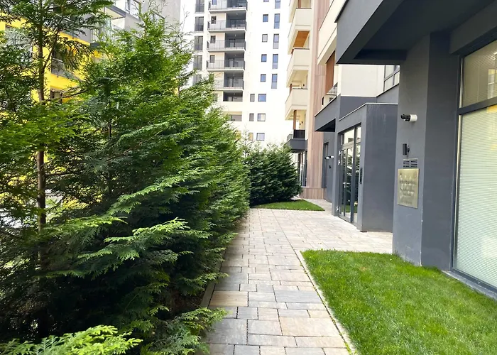 Chic W Parking 布拉索夫